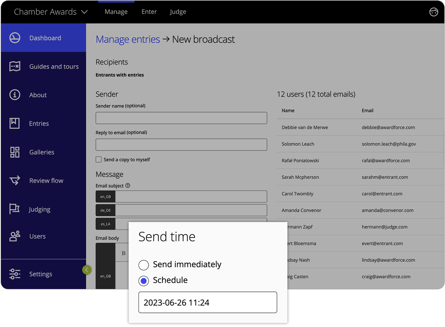 Award Force Benutzeroberfläche, die zeigt, wie Broadcast-E-Mails für ein späteres Datum und eine spätere Uhrzeit geplant werden können
